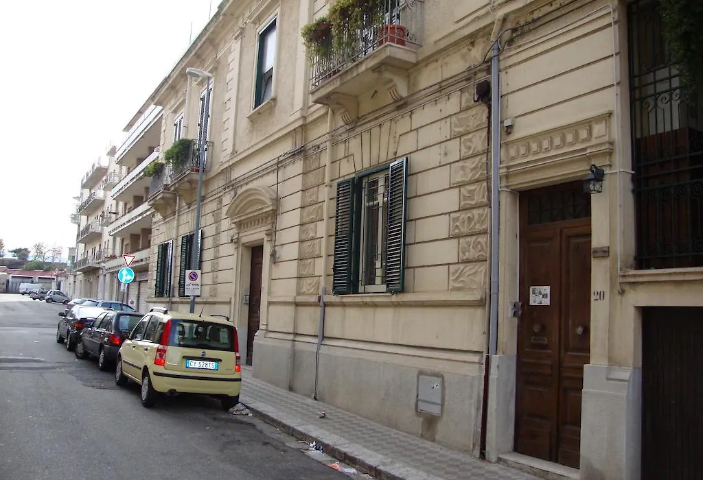 La Maison Des Livres-1